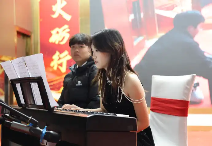 迎新晚会